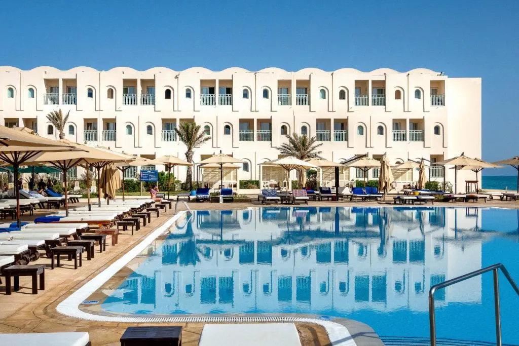 Deluxe Double Room with Side Sea View